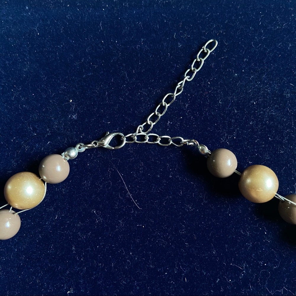 Beaded necklace - Picture 2 of 3